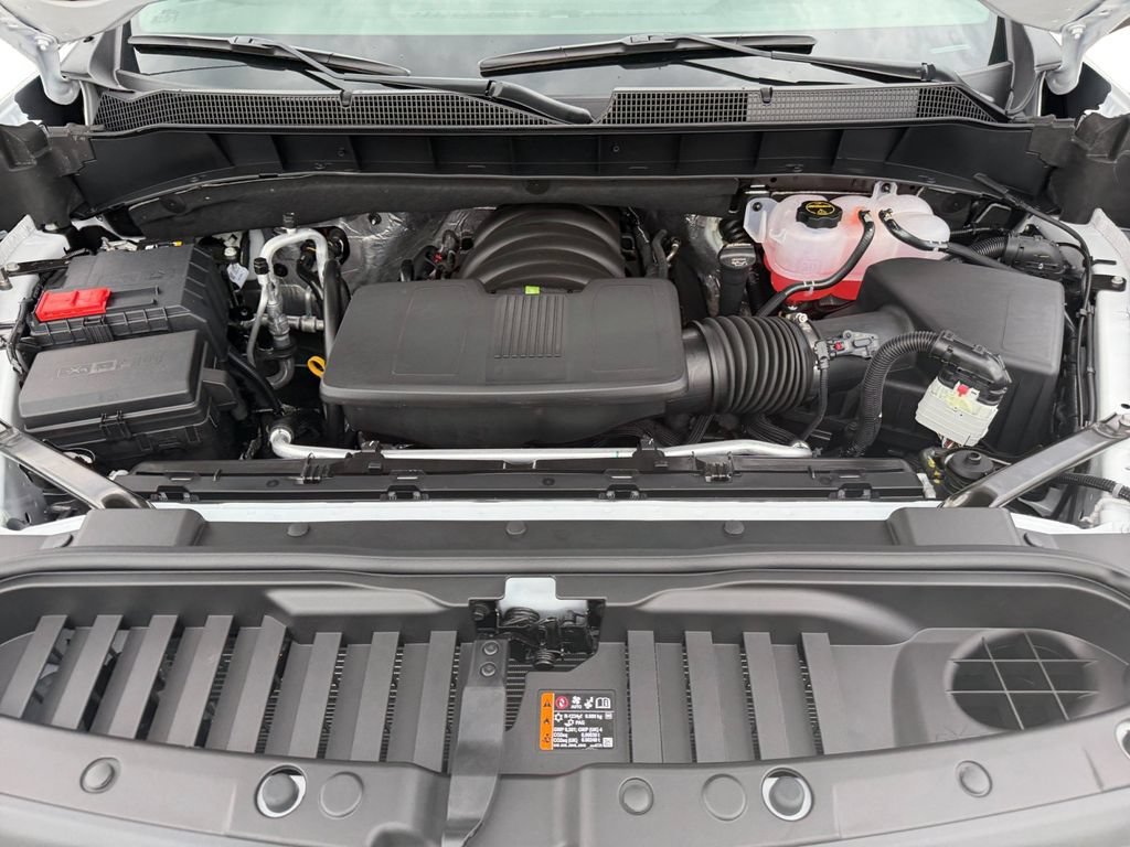 New 2026 Summit White Chevrolet LT image 15