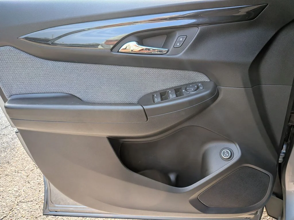 Used 2025 Gray Chevrolet LT image 27