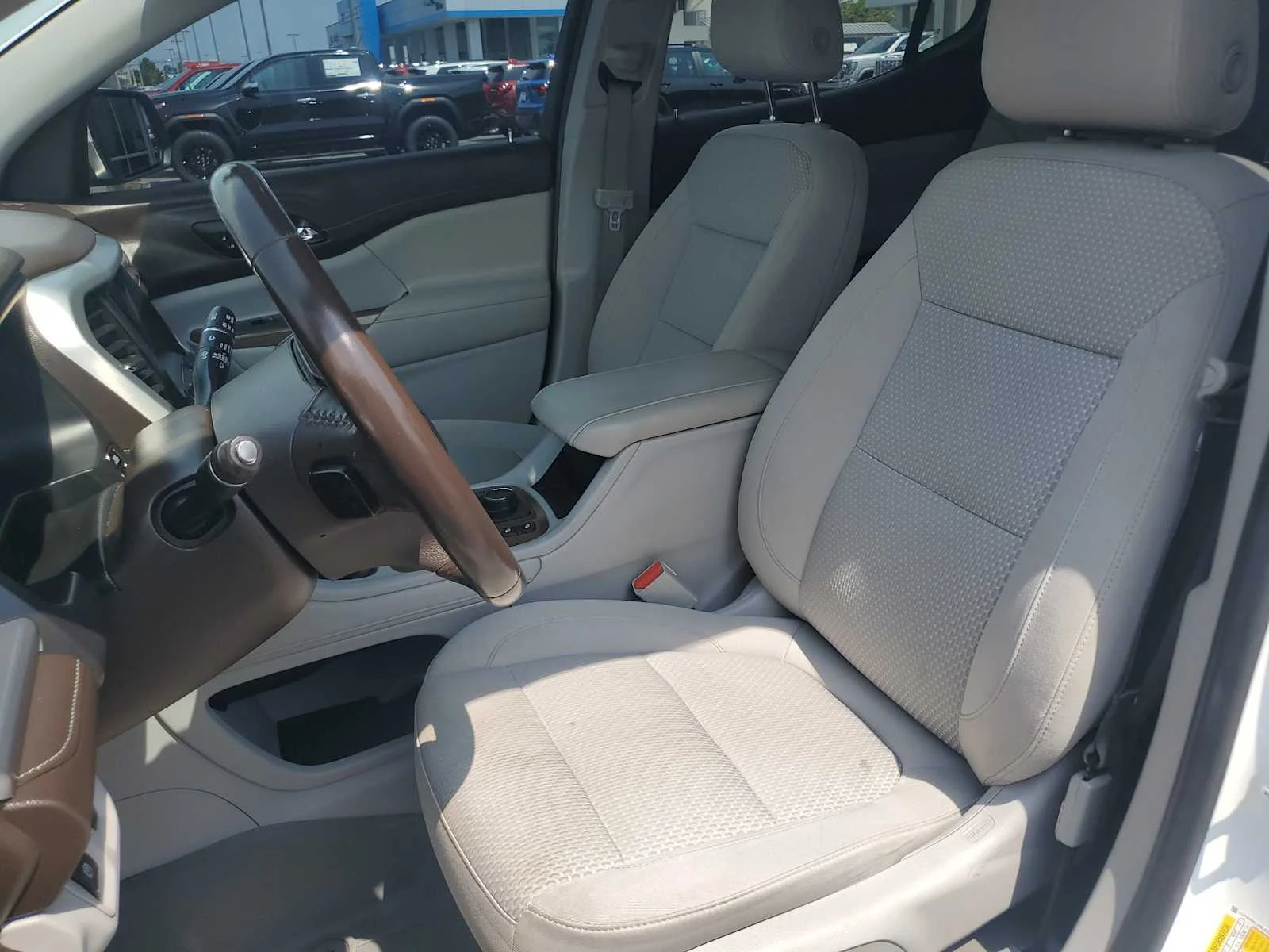 Used 2020 SUMMIT WHITE GMC SLE image 21