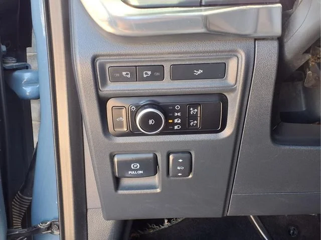 Used 2023  Ford XL image 19