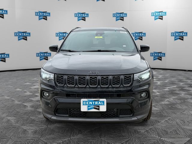 New 2026 Diamond Black Crystal Pearl-Coat Exterior Paint Jeep Limited image 8