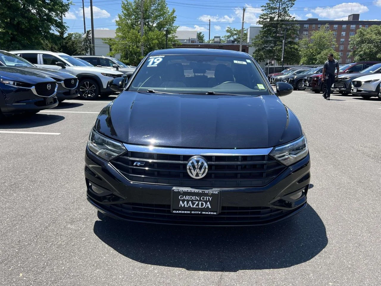 Used 2019 Deep Black Volkswagen 1.4T R-Line image 15