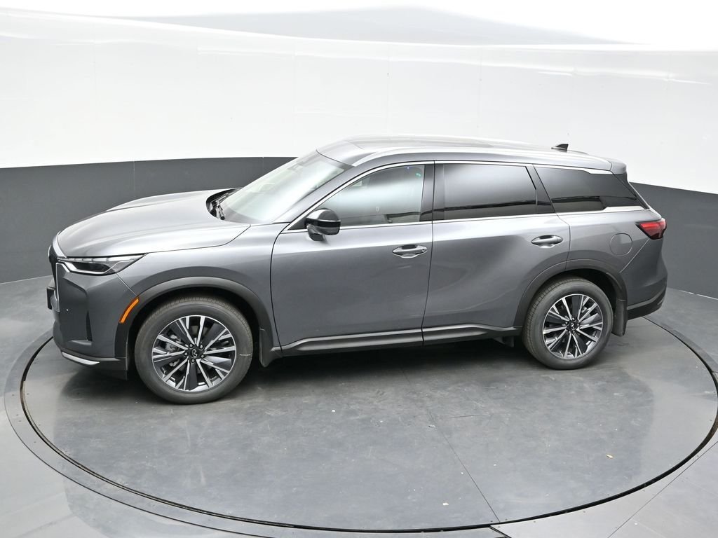 New 2027 GRAPHITE SHADOW INFINITI Luxe AWD image 39