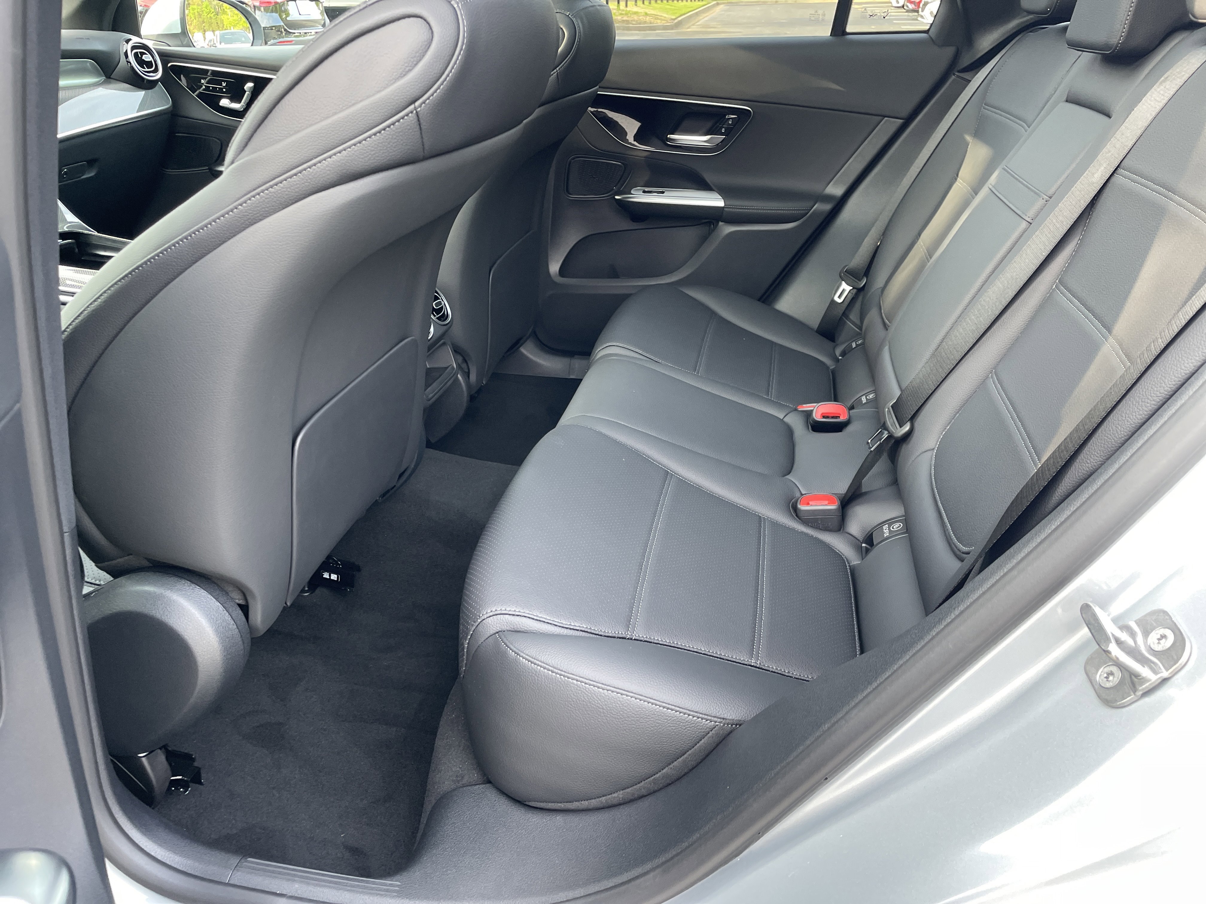 New 2026 Cirrus Silver Metallic Mercedes-Benz GLC 300 SUV image 36