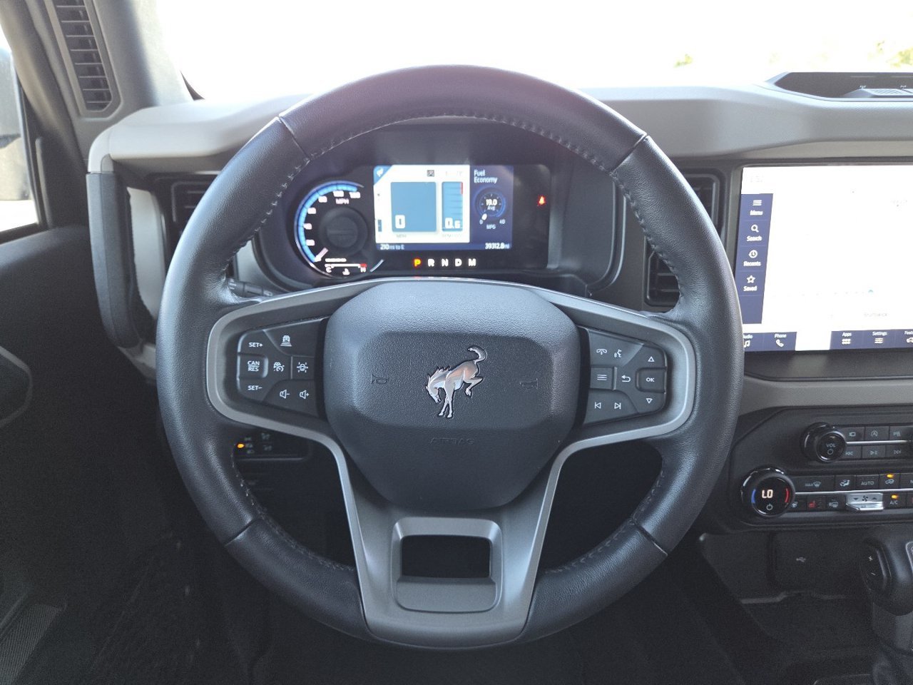 Used 2023  Ford Base image 29