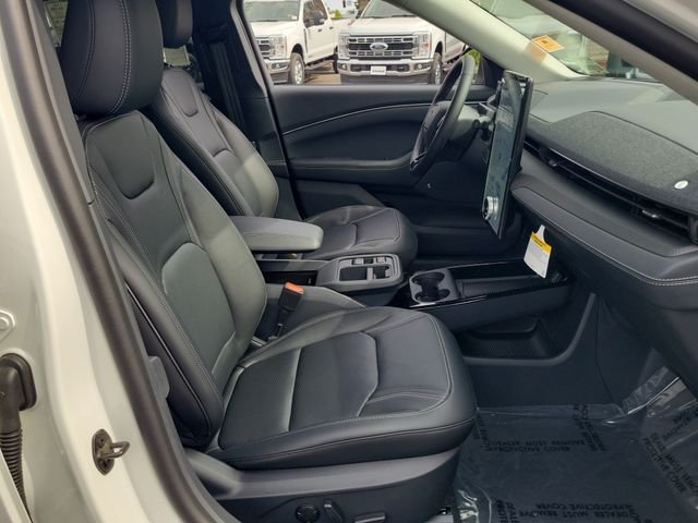 New 2026 Star White Metallic Tri-coat Ford Premium image 17