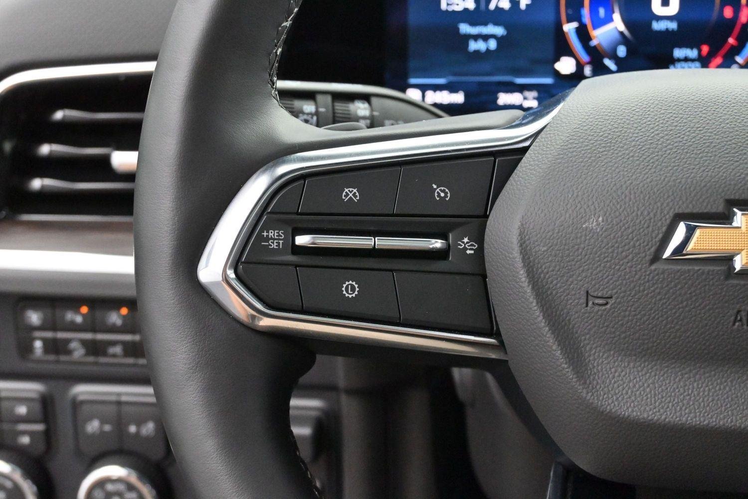 Used 2025 Sterling Gray Metallic Chevrolet Premier image 17