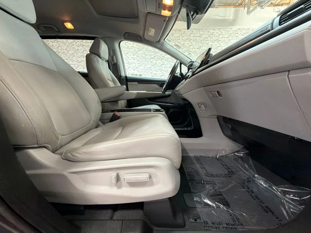Used 2020 Lunar Silver Metallic Honda EX-L image 12