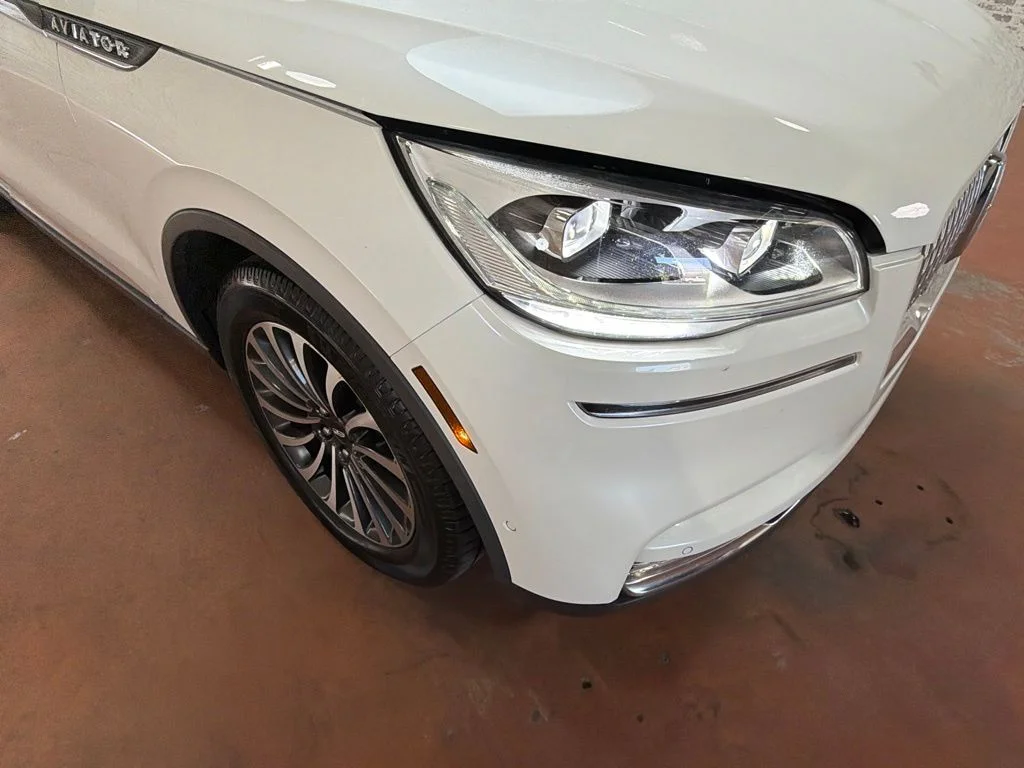 Used 2023 Pristine White Metallic Tri-Coat Lincoln Reserve image 9