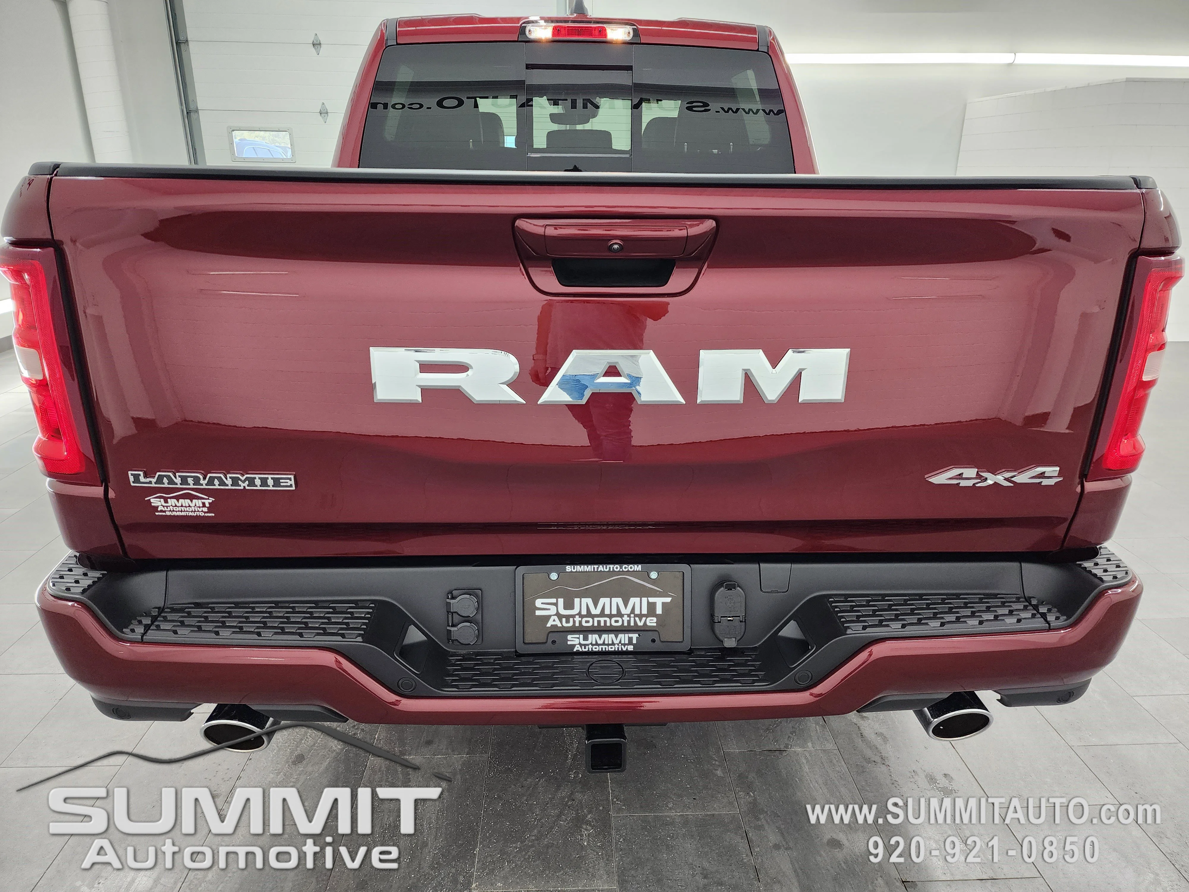New 2026 Delmonico Red Pearl-Coat Exterior Paint RAM Laramie image 31
