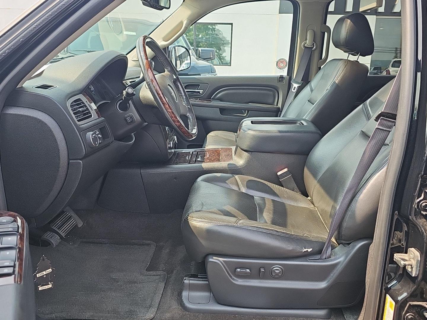 Used 2014 Onyx Black GMC Denali image 6