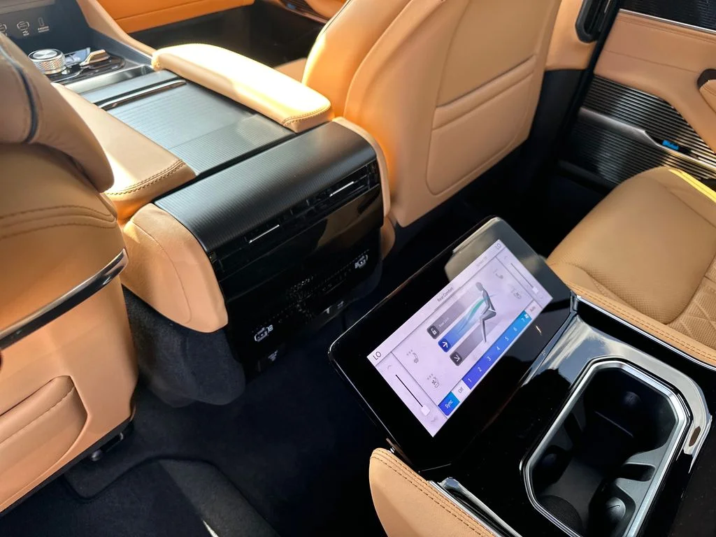 New 2026 High Gloss Black Exterior Paint Jeep Summit Reserve image 29