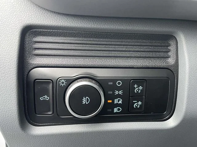 New 2026 Oxford White Ford XL image 16