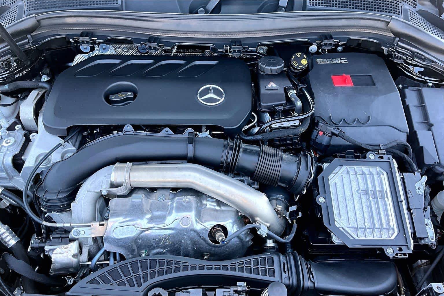 Used 2025 Night Black Mercedes-Benz GLA 250 image 33