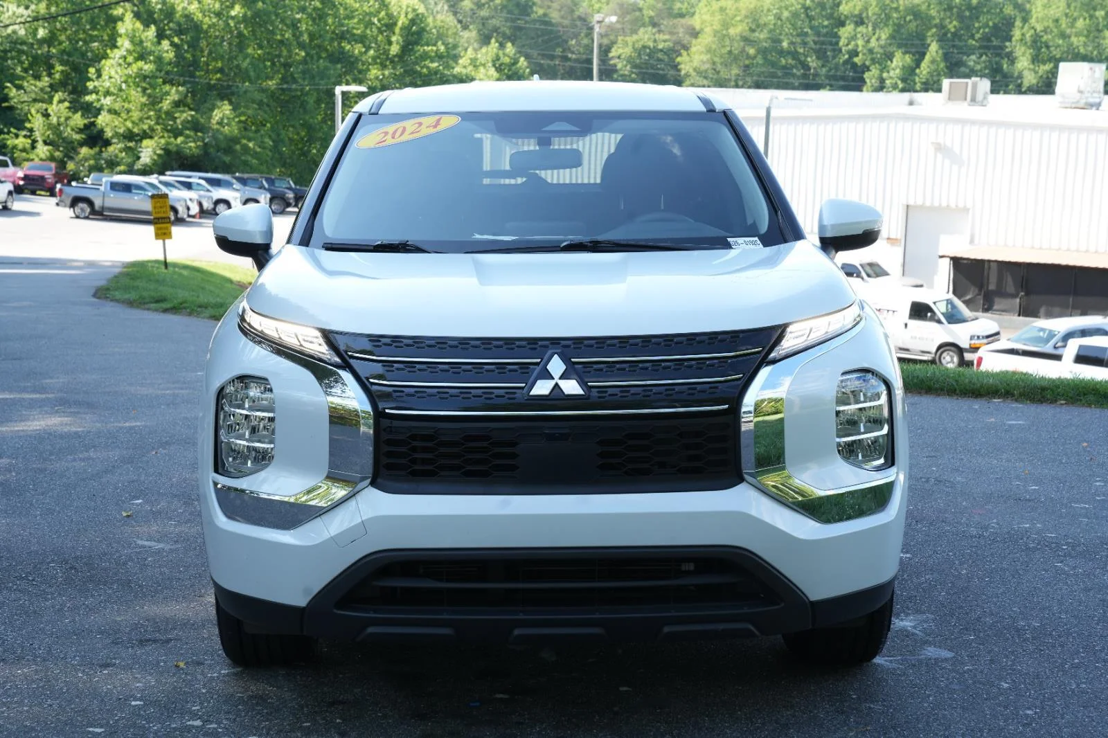 Used 2024 Silver Mitsubishi ES image 2