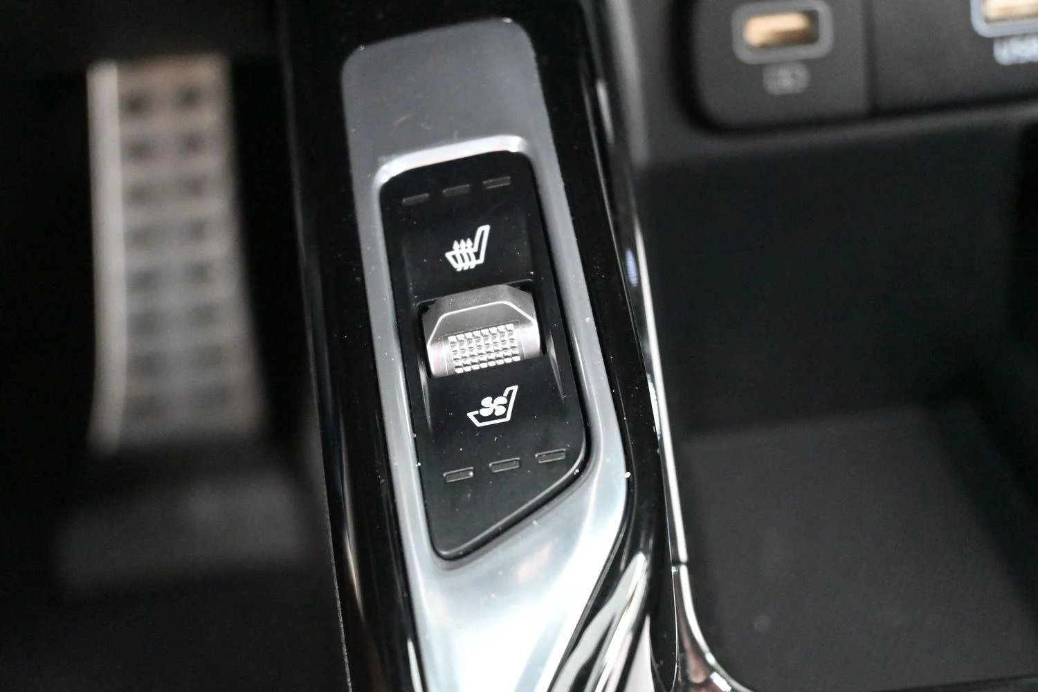 Used 2023 Wolf Gray Kia X-Line SX Prestige image 27