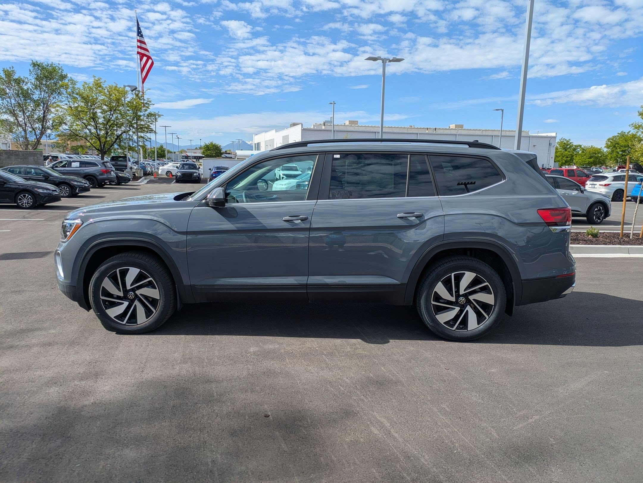 New 2026 Pure Gray Volkswagen 2.0T SE w/Technology image 7