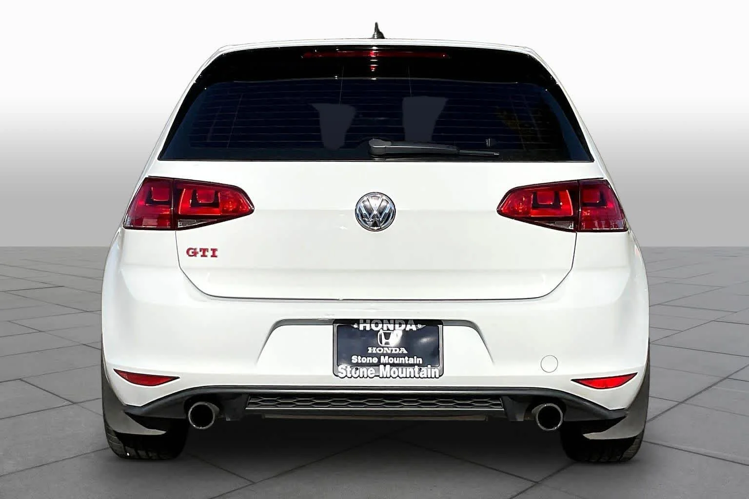 Pre-Owned 2017 Volkswagen Golf GTI S