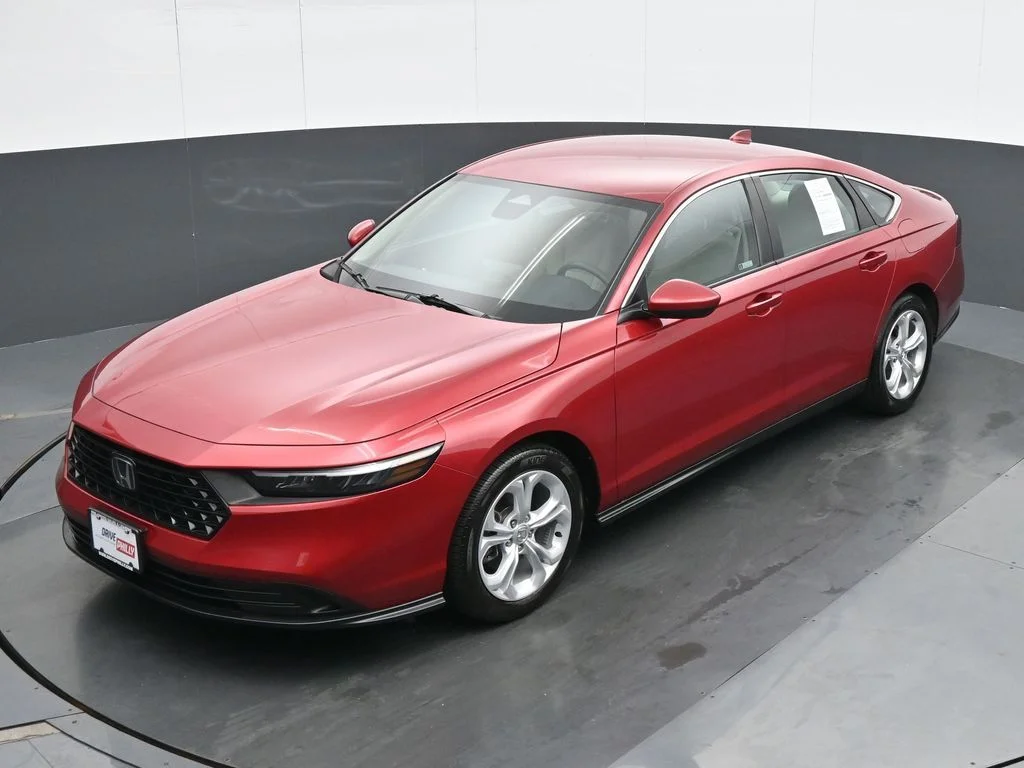 Used 2024  Honda LX image 17