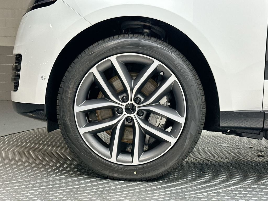 New 2026 Fuji White Land Rover SE image 13