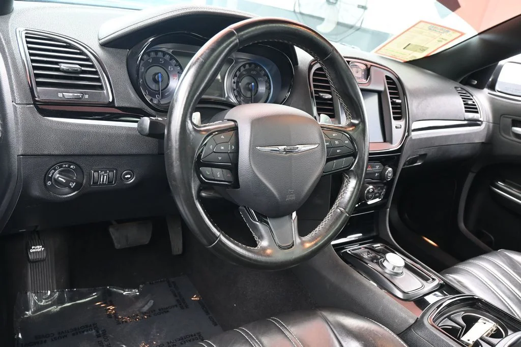 Used 2020 Granite Crystal Metallic Clearcoat Chrysler S image 15