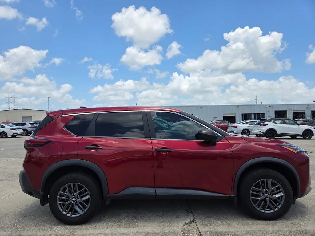 Used 2023 Red Nissan S image 4