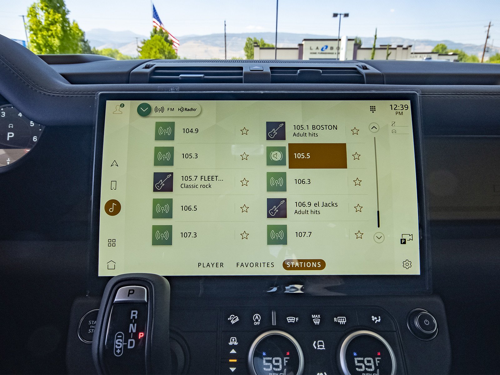 New 2026 Deep Sandglow Yellow Land Rover  image 20