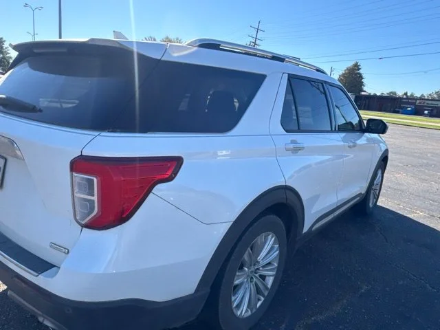 Used 2020 White Ford Limited image 3