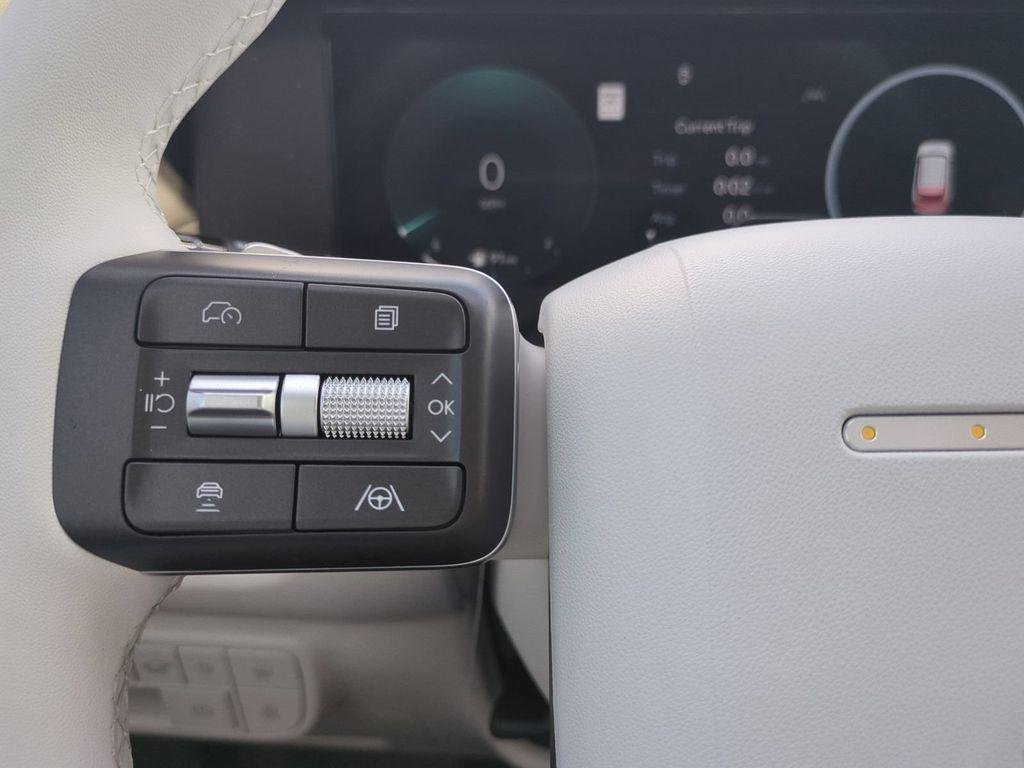 New 2027 Silver Hyundai Blue SEL Premium 7P image 35