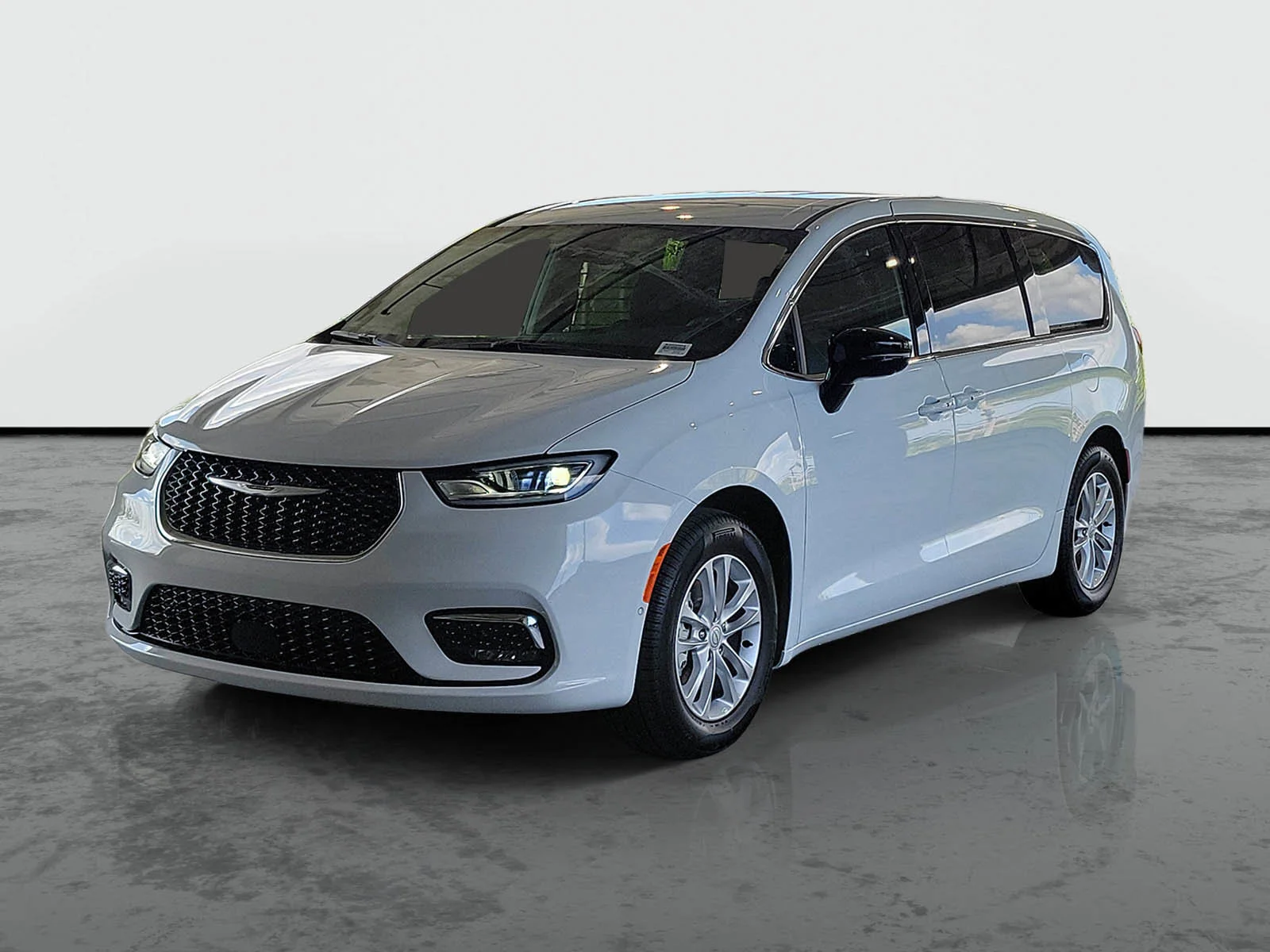 New 2026 Bright White Clear-Coat Exterior Paint Chrysler Select image 3