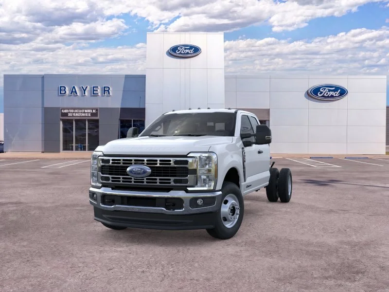 New 2026 Oxford White Ford F-350® XL image 2