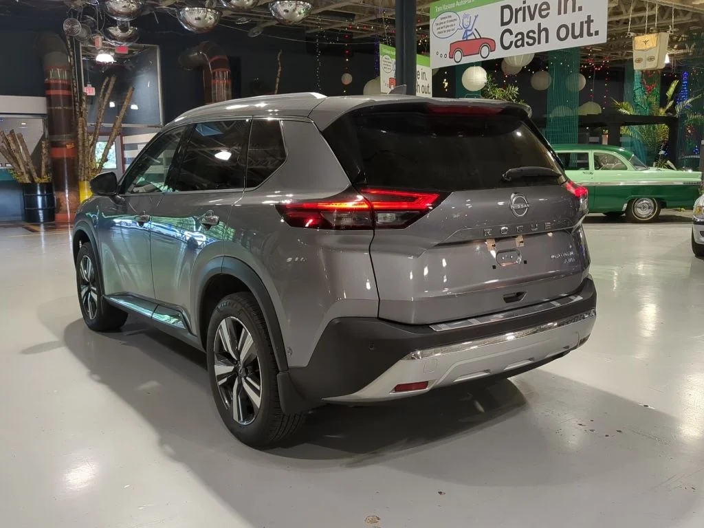 2022 Nissan Rogue Platinum - Photo 10