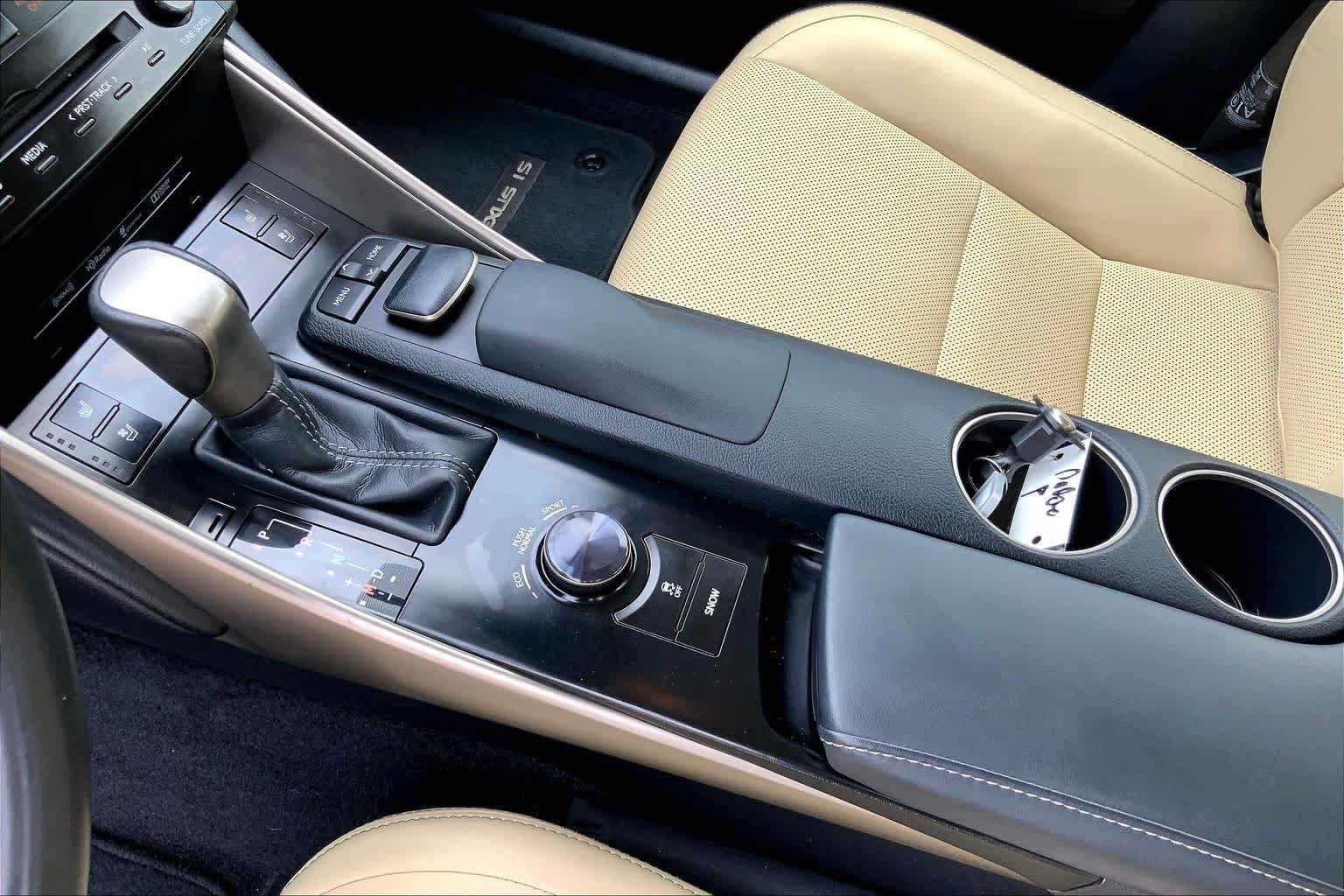 Used 2014 Nebula Gray Pearl Lexus  image 17