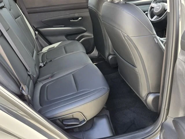 Used 2025 Gray Hyundai SEL Convenience image 15