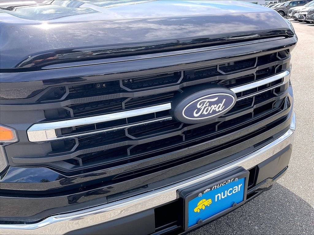 Used 2025 Agate Black Metallic Ford XLT image 28