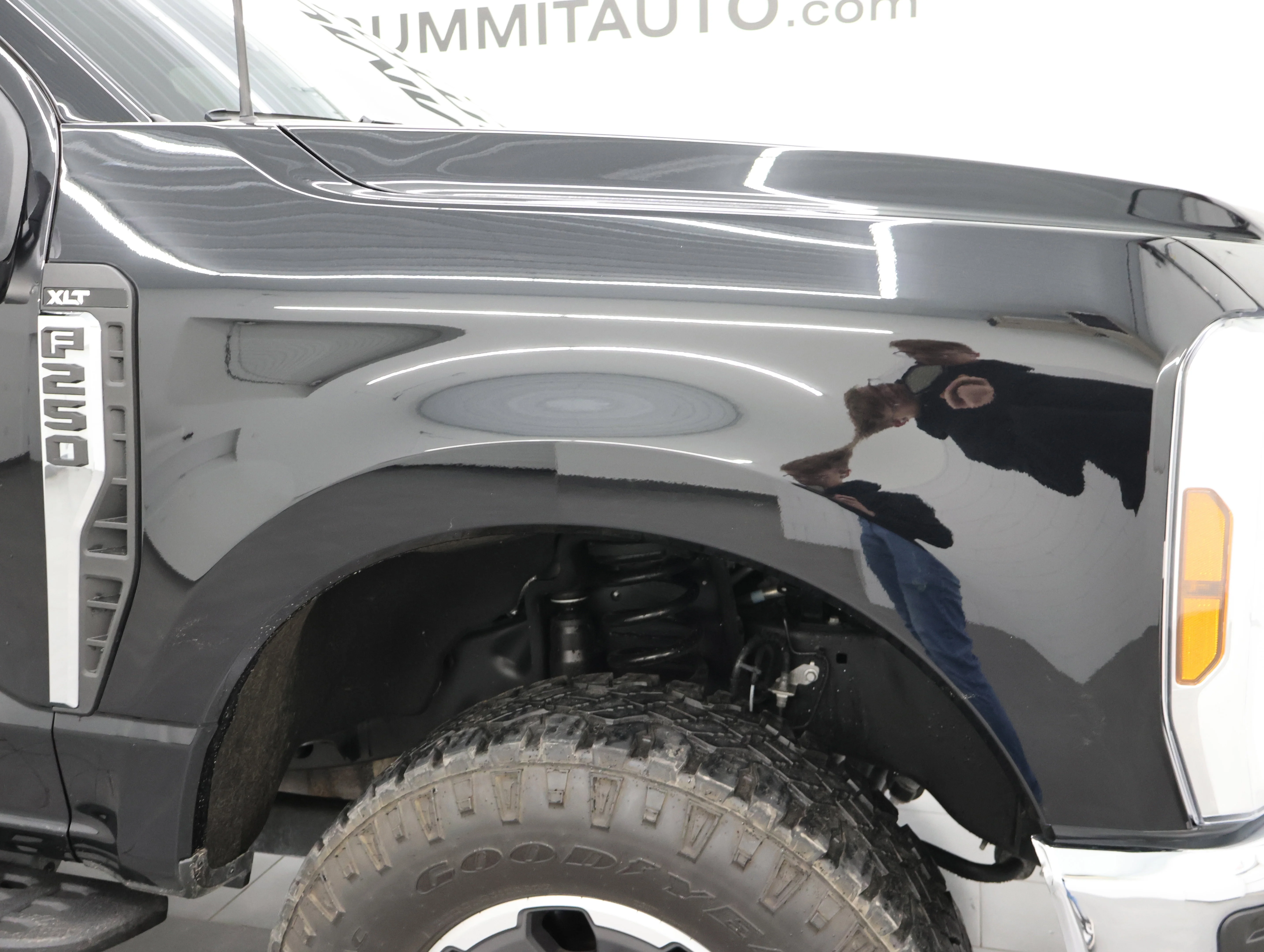 Used 2024 Agate Black Metallic Ford XLT image 21