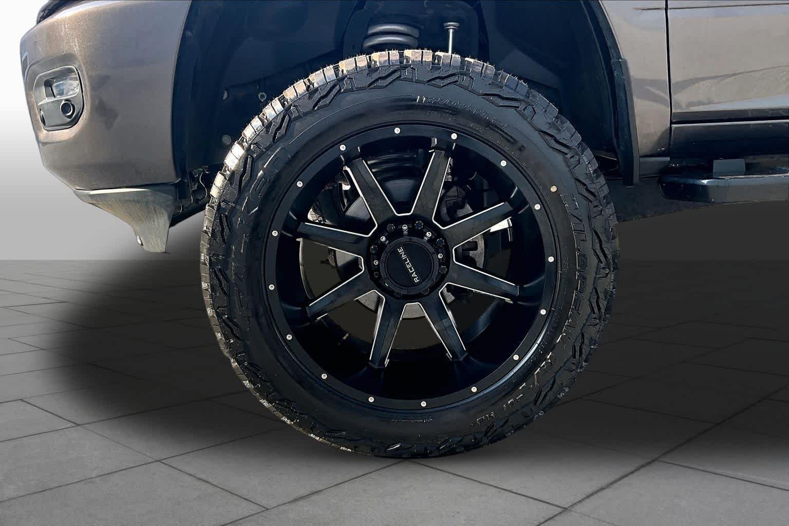 Used 2023 Granite Crystal Metallic Clearcoat Ram Laramie image 11