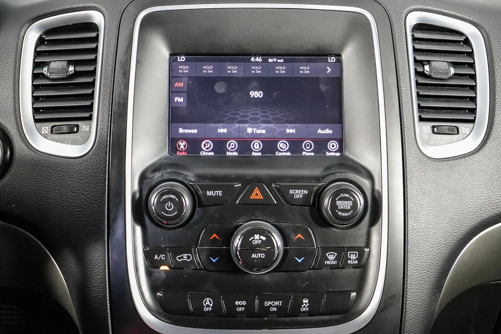 Used 2019 White Dodge SXT image 14