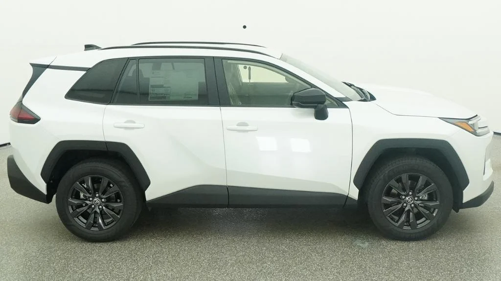 New 2026 Wind Chill Pearl Toyota XLE Premium image 44