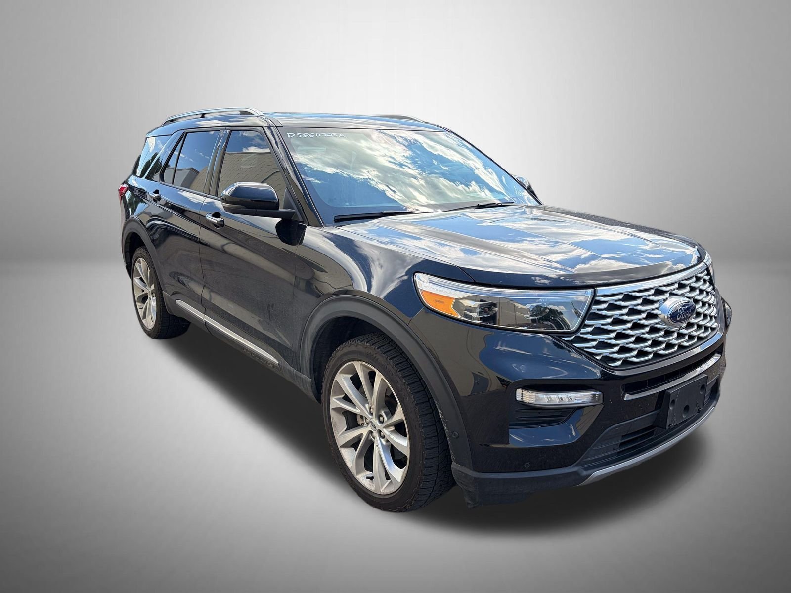 Used 2021 Black Ford Platinum image 1