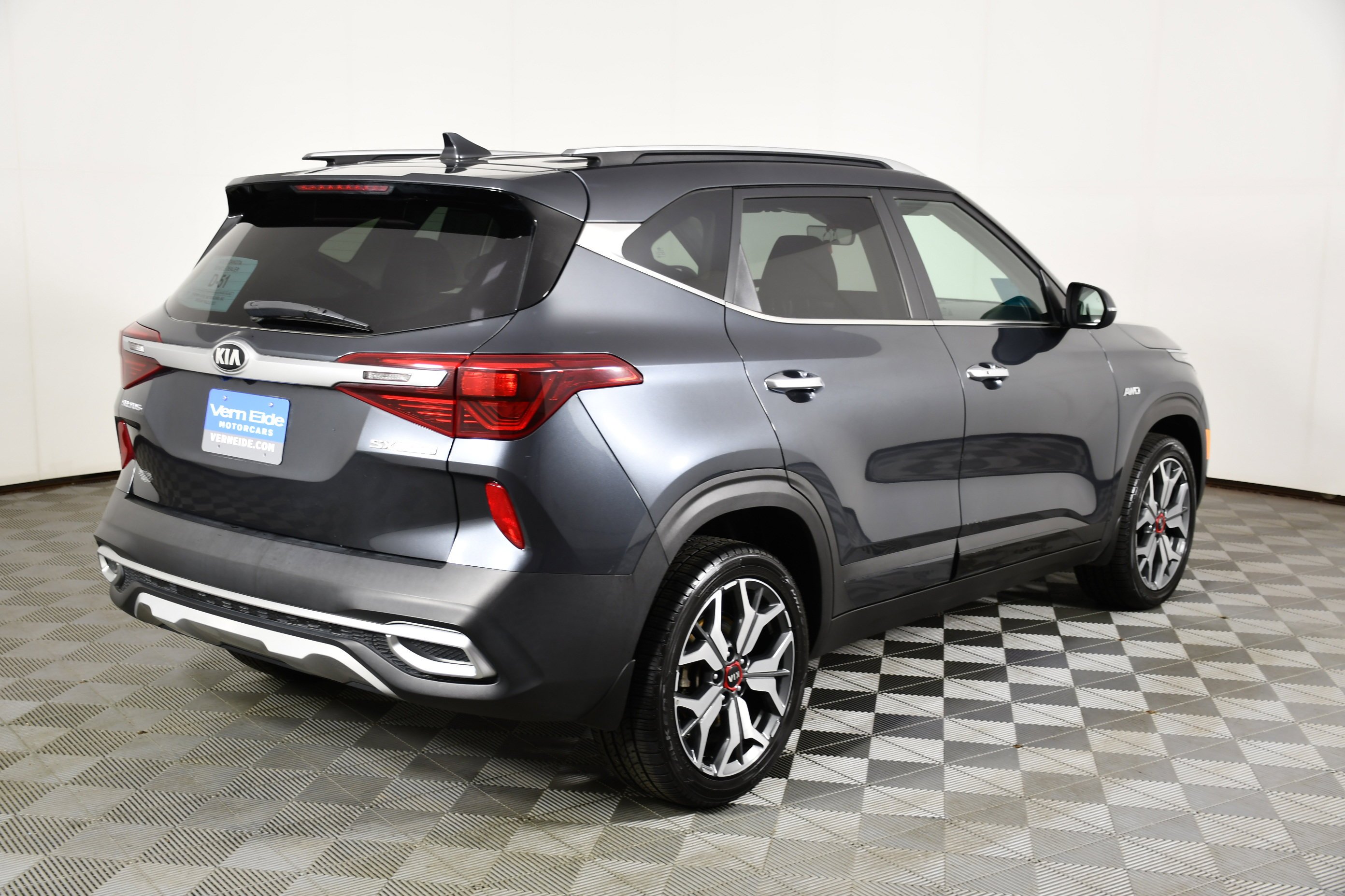 Used 2021 Gravity Gray Kia SX image 6