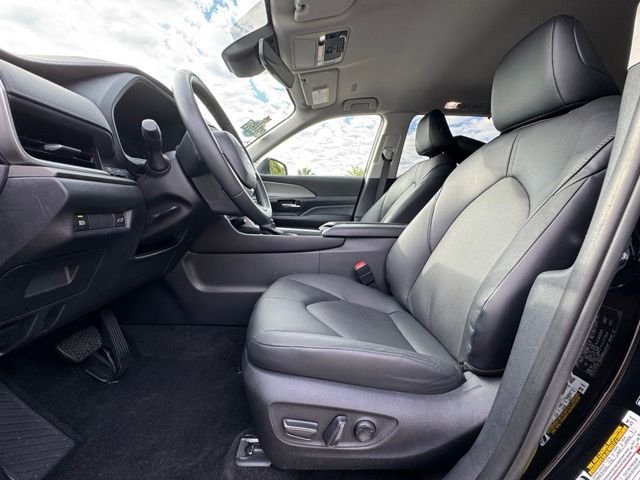 Used 2024  Toyota XLE image 26