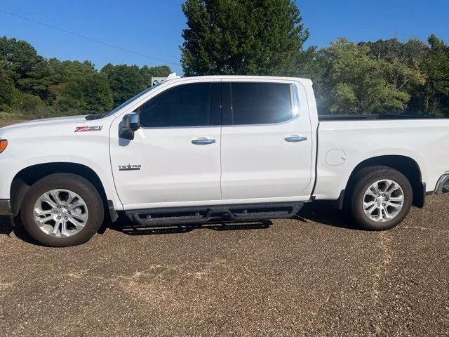 Used 2024 White Chevrolet LTZ image 7