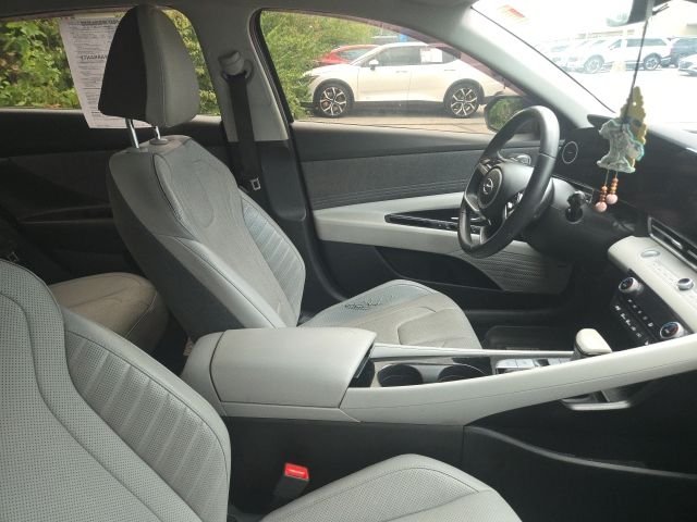 Used 2023 Intense Blue Hyundai Limited image 3