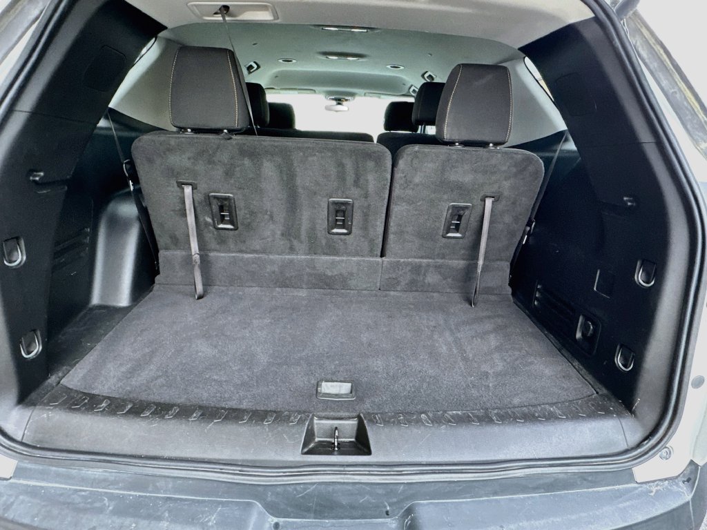 Used 2020 SUMMIT WHITE Chevrolet LT Cloth image 29