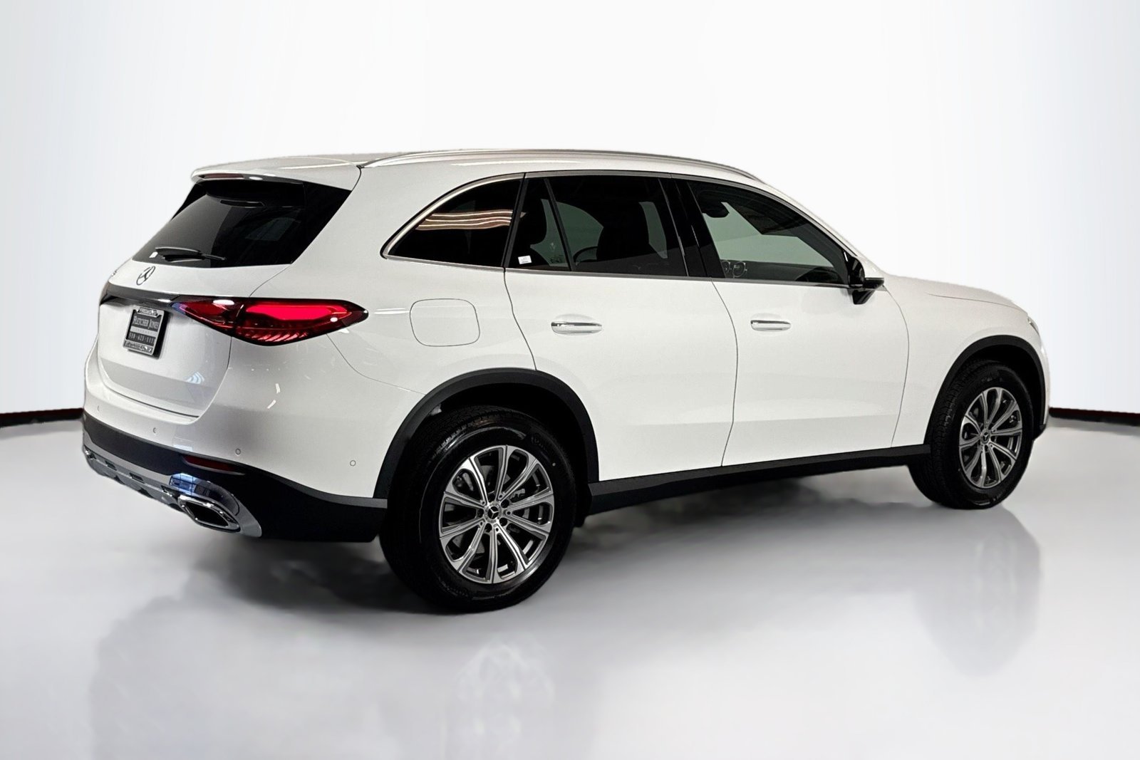 New 2026 Polar White Mercedes-Benz GLC 300 image 5