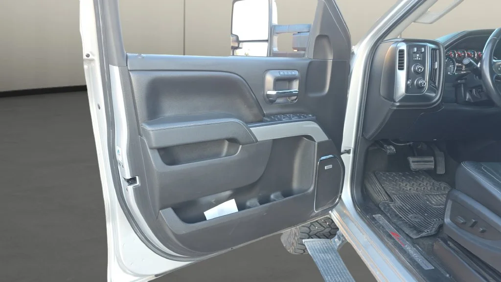 Used 2016 Silver Chevrolet LTZ image 15