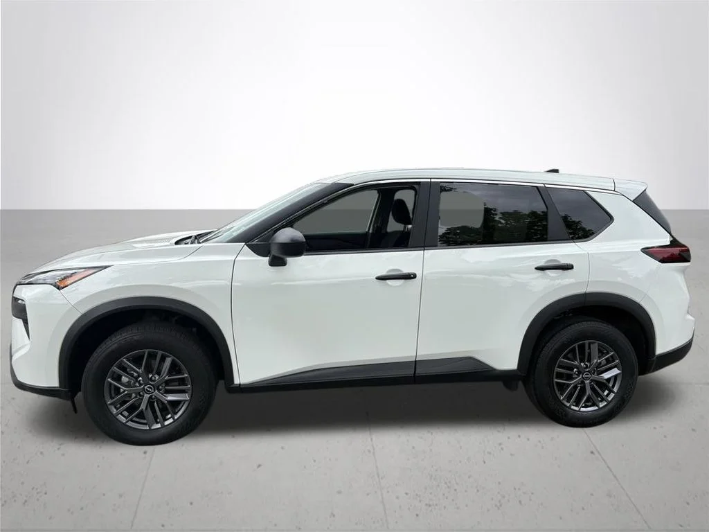 Used 2024 White Nissan S image 3