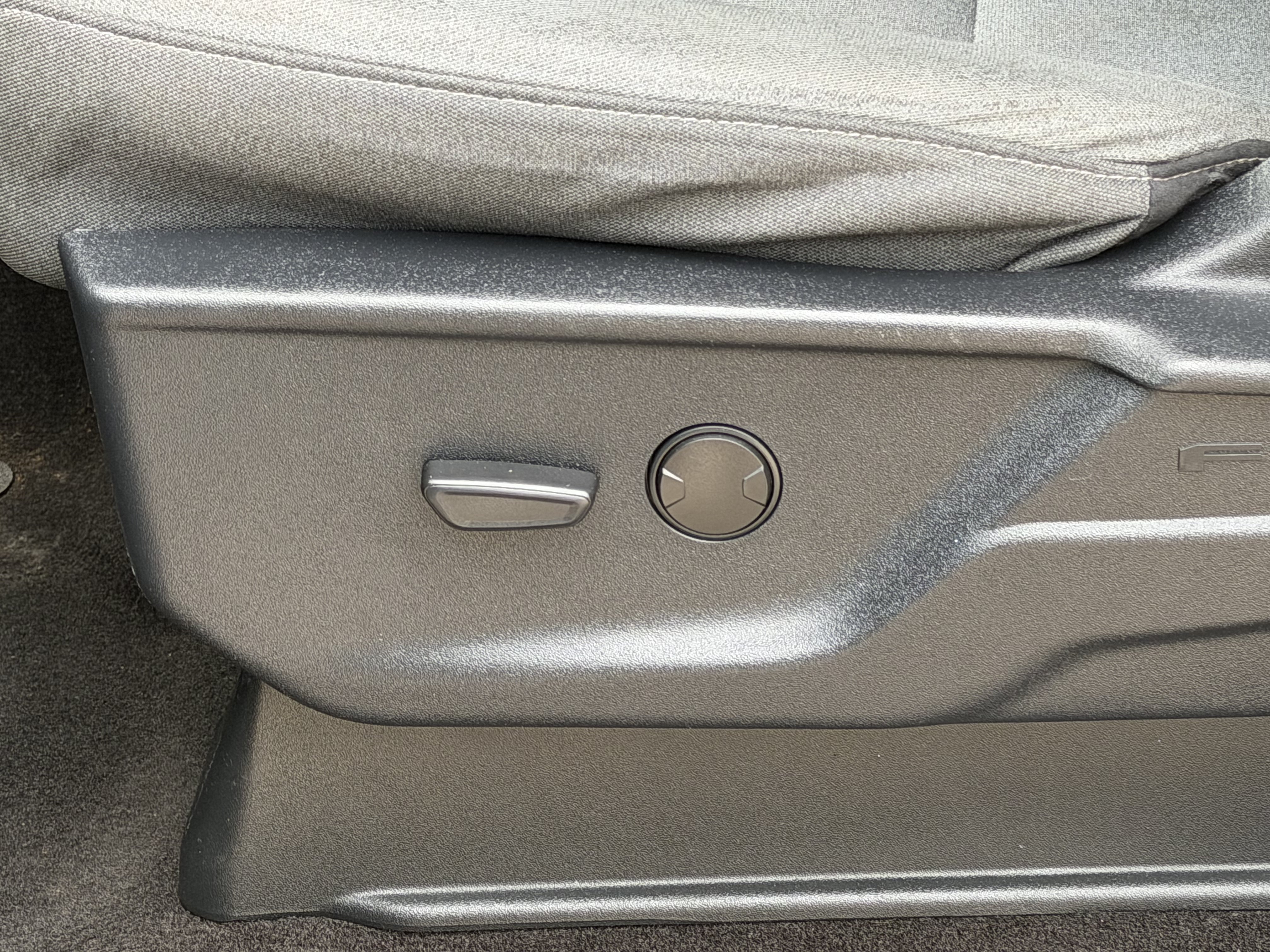Used 2022 Agate Black Metallic Ford XLT image 19