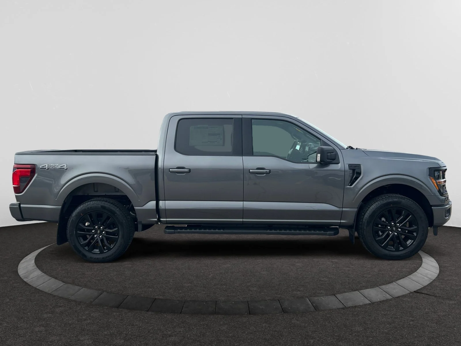 New 2026 Carbonized Grey Metallic Ford XLT image 6
